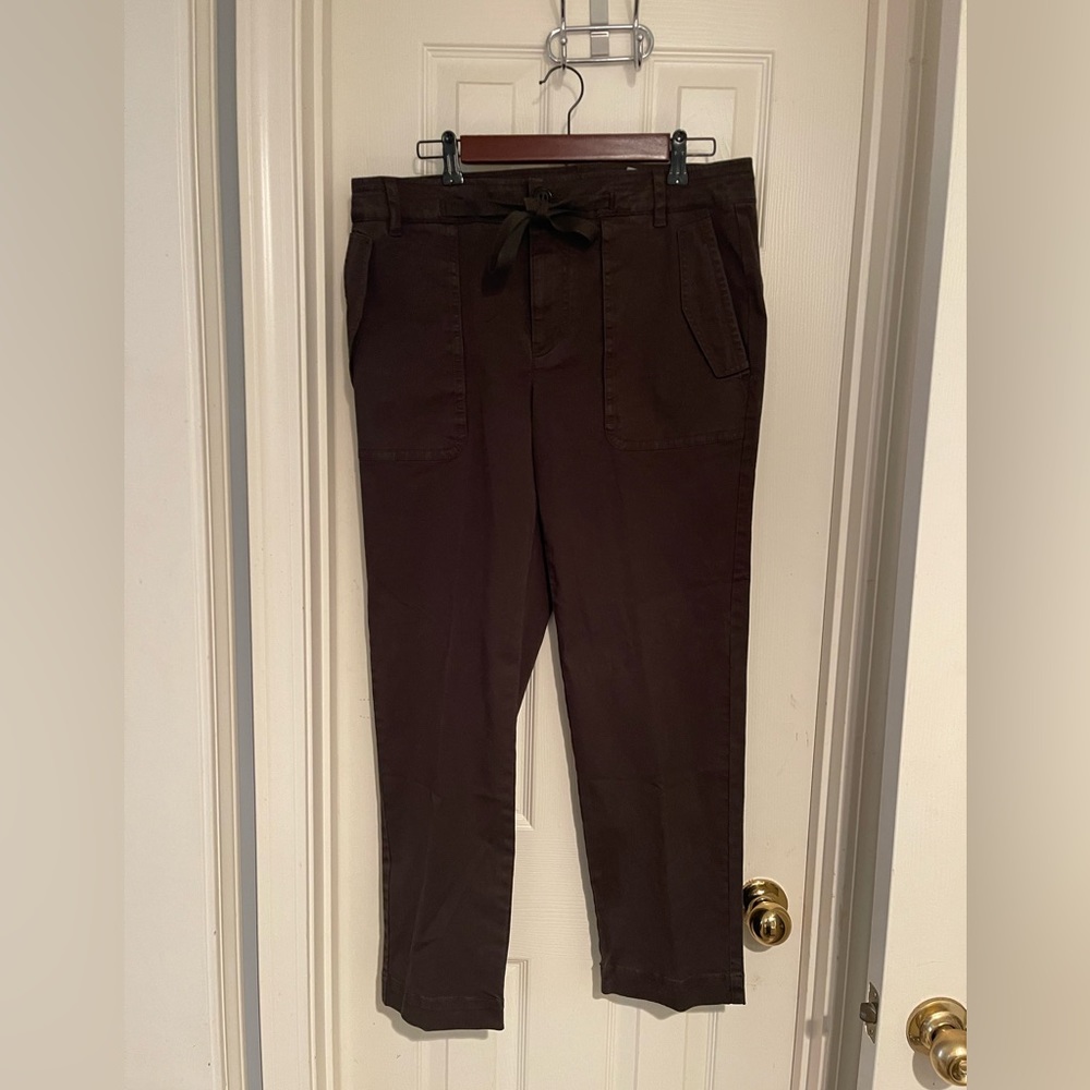 VINCE. Green Cargo Pants size 12
